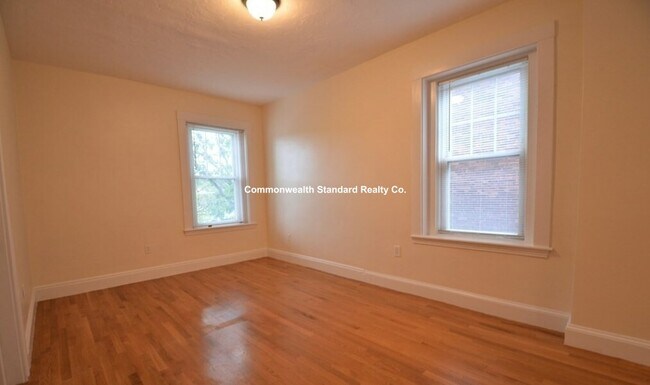 Building Photo - 191 Winthrop Rd