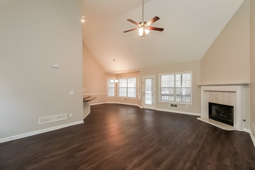 Building Photo - 128 Alexander Dr