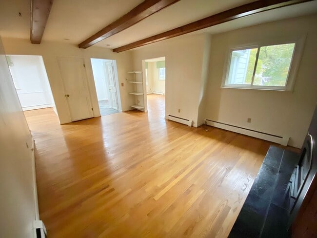 Building Photo - 4 Bedroom Home in Burlington VT Available 2/1/26!