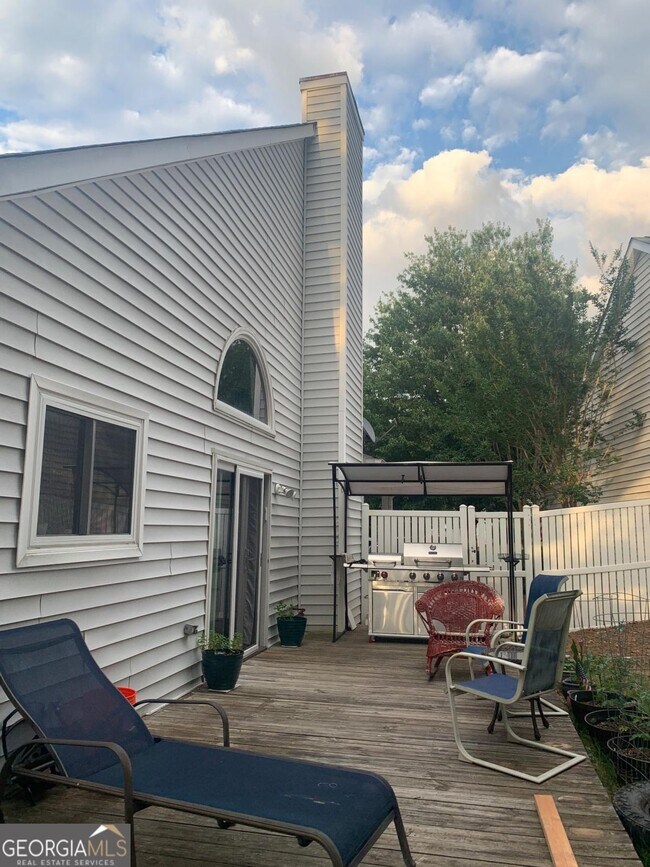 Building Photo - 3405 Jones Ferry Ln