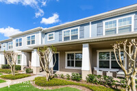 Building Photo - 3-Bedroom Townhome