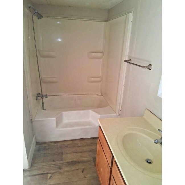 Building Photo - 2367 Parrott Dr