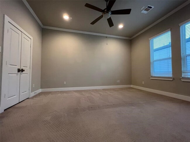 Building Photo - 5623 Kansas St