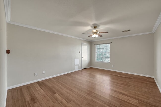 Building Photo - 10130 Woodico Dr