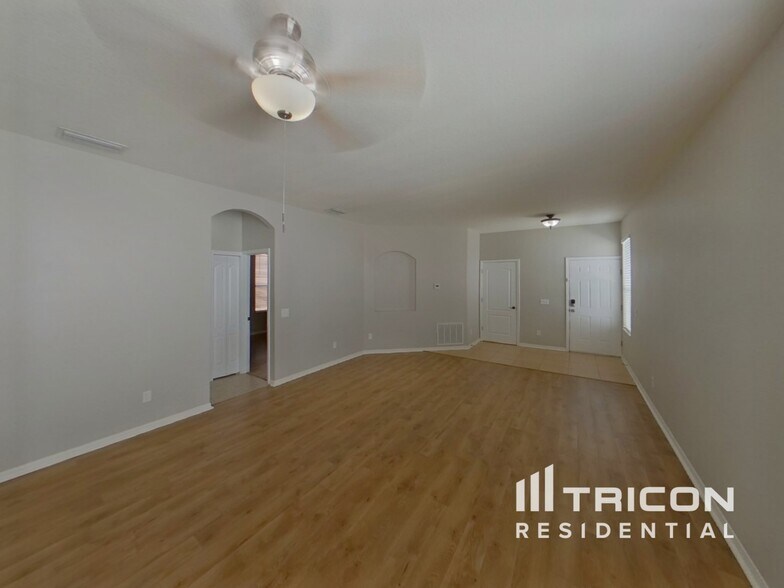 Building Photo - 10337 Avelar Ridge Dr