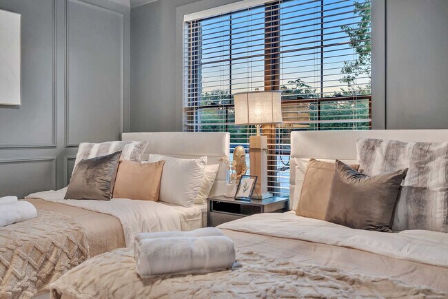 Building Photo - 1701 Portland Ave