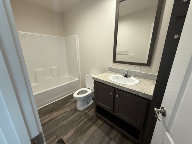 Building Photo - Brand New Manufactured Home on 1.5 Acres!