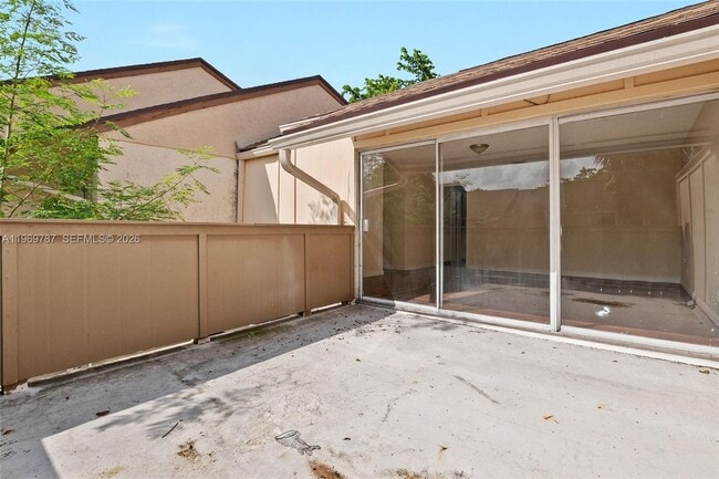 Building Photo - 833 NW 82nd Ave