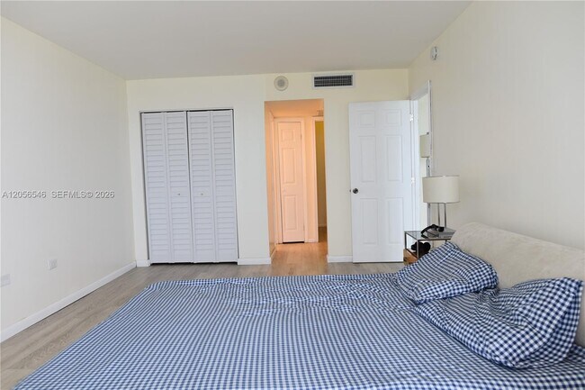 Building Photo - 5555 Collins Ave