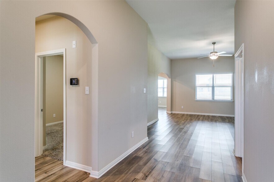 Building Photo - 13645 Lansman Dr