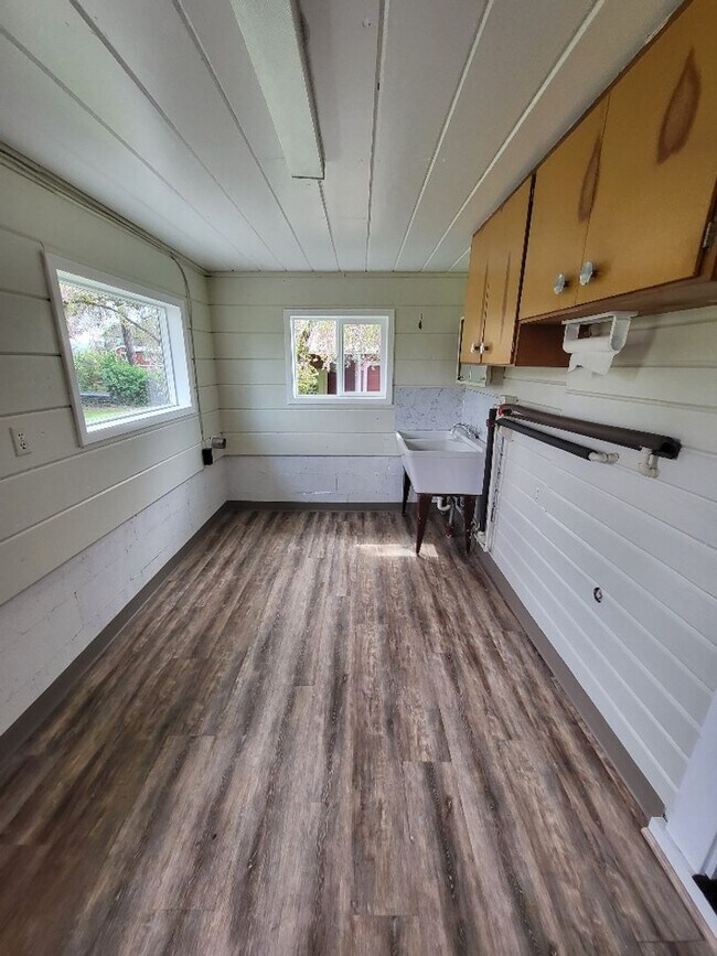 Building Photo - STATUS: *RENTED*| R98C | $2095.00