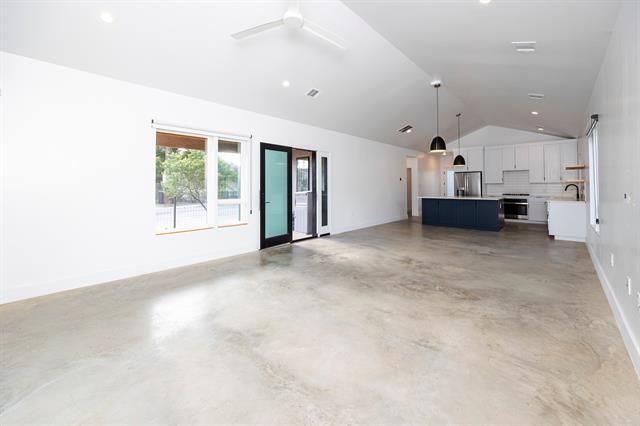 Building Photo - 1021 Nomas St