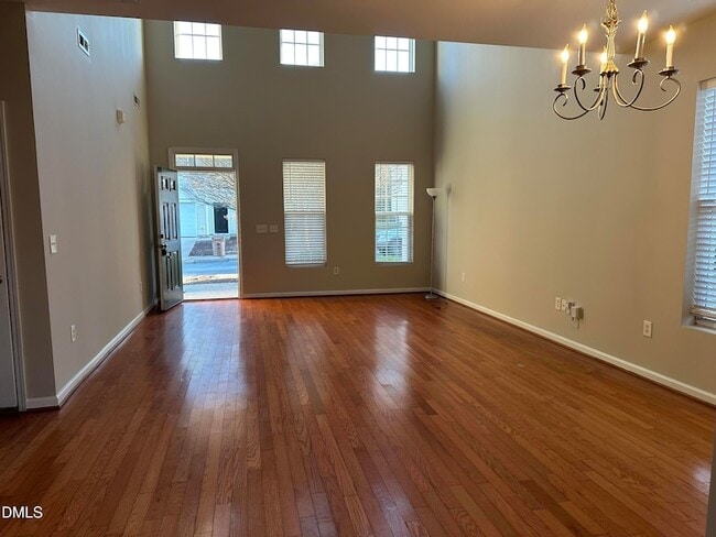 Building Photo - 553 Writers Way