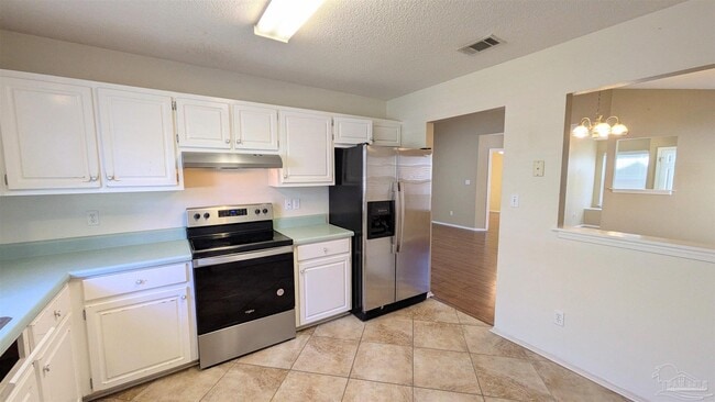 Building Photo - 213 Mirabelle Cir