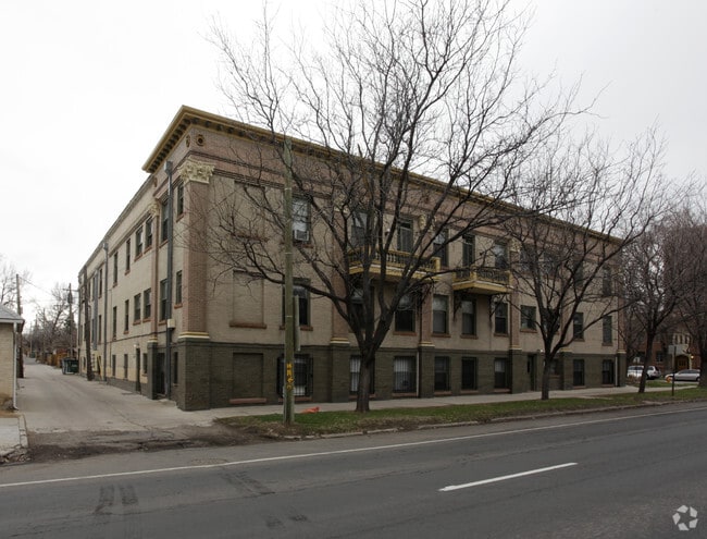 Building Photo - Vitruvius