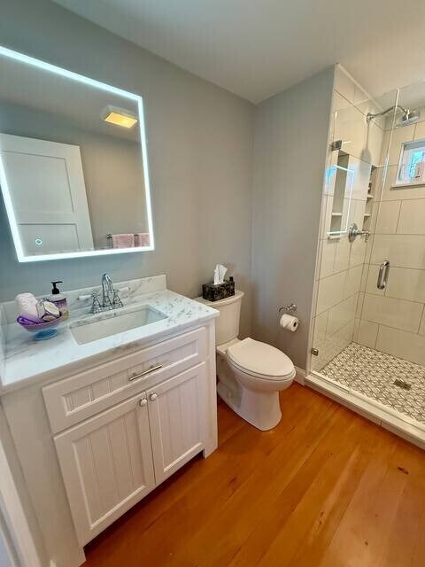 Bath - 38 Wychunas Ave