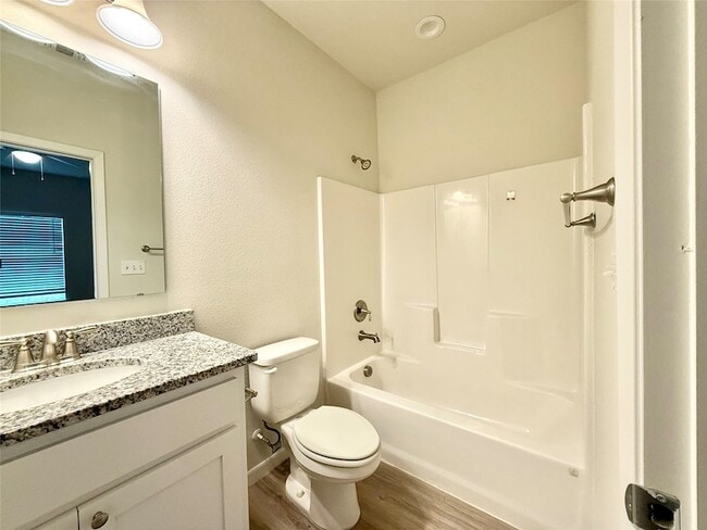 Building Photo - 2301 N Hickory St