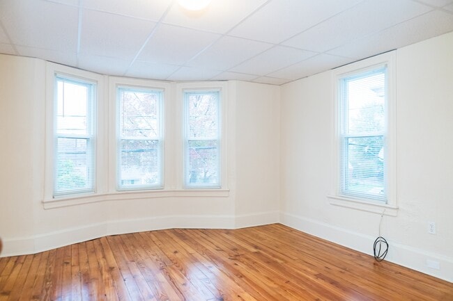 Building Photo - 3885 N 6th St