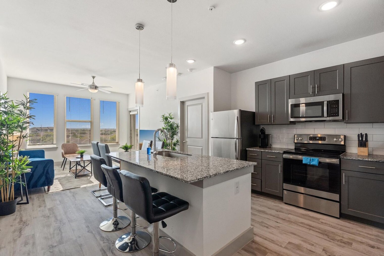 Building Photo - 12100 1/2 Ferrystone Glen Dr