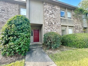 Building Photo - Crossland Downs