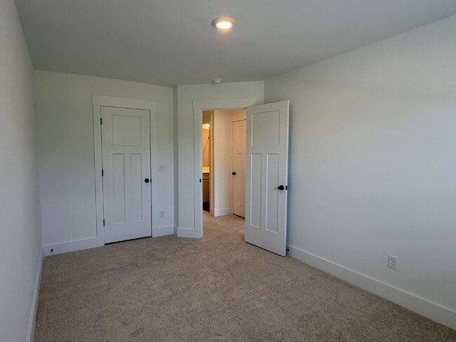 Building Photo - Brand-New 3BR Townhome with Garage in Clayton Crossing