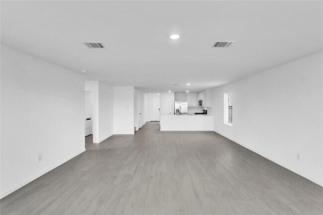 Building Photo - 27627 Village Way Dr.