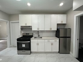 Building Photo - 483 Kennedy Blvd