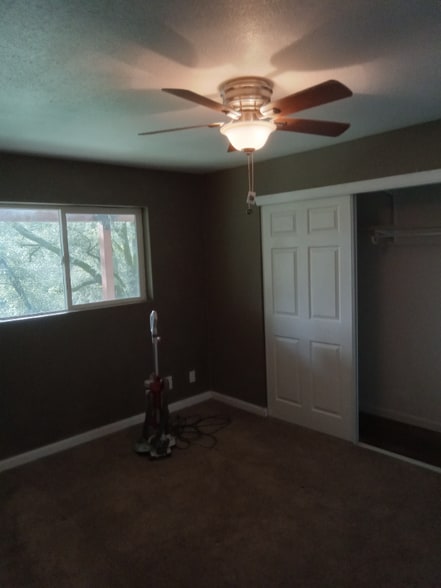 Building Photo - 16737 Lawrence Way