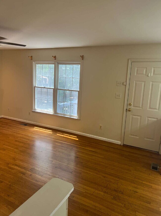 Building Photo - Spacious Colonial Home for Rent in Chancel...