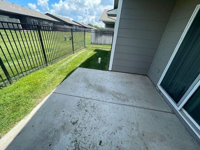 Building Photo - Spacious 3 Bed Home in Valley Center School District Near 53rd & Meridian