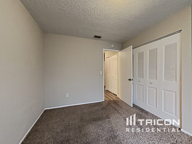 Building Photo - 707 Climate Dr