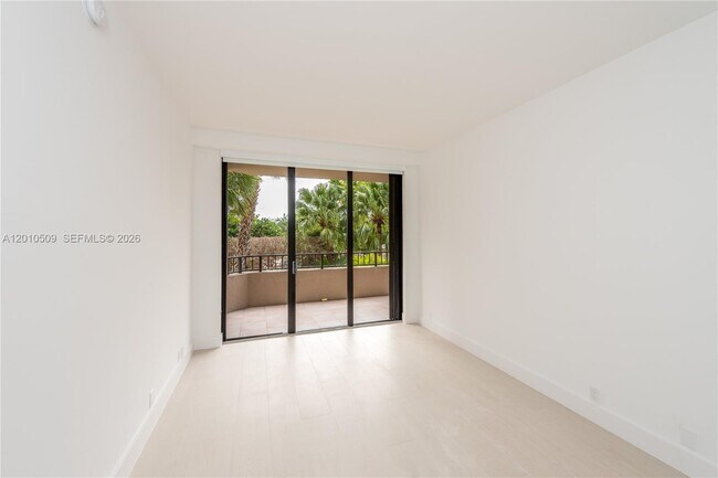 Building Photo - 151 Crandon Blvd