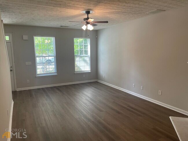 Building Photo - 4014 Carisbrook Dr
