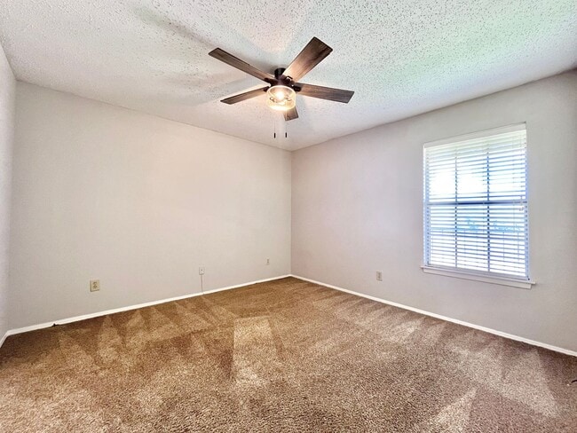 Building Photo - 400 W South Town Dr
