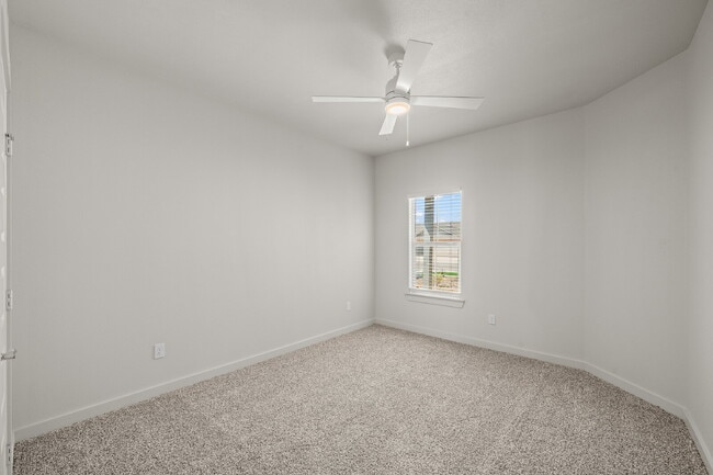 Building Photo - Brand new townhomes in Iron Horse!