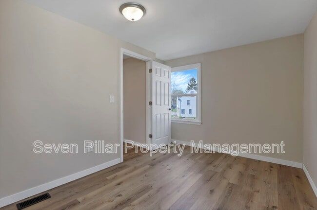 Building Photo - 406 Beechtree Rd