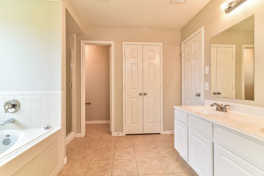 Building Photo - 3705 Burwood Ct