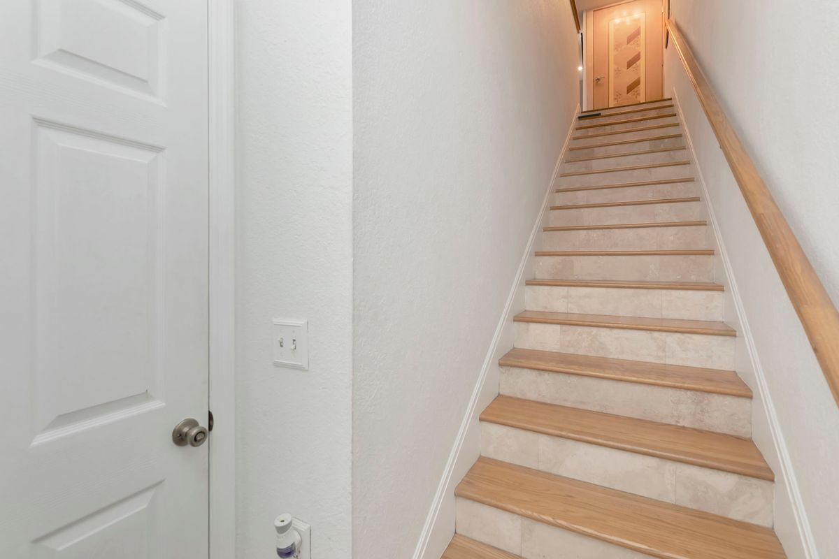 Building Photo - 14767 Seminole Trail