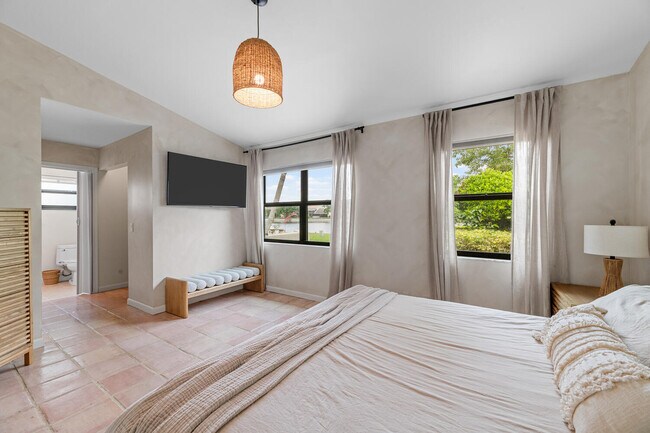 Building Photo - 12541 Shoreside Ln