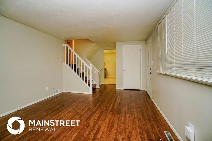 Building Photo - 1428 Burnley Square S