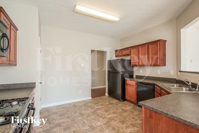 Building Photo - 731 Mountain Laurel Dr