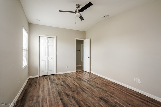 Building Photo - 902 SW 11th Ct