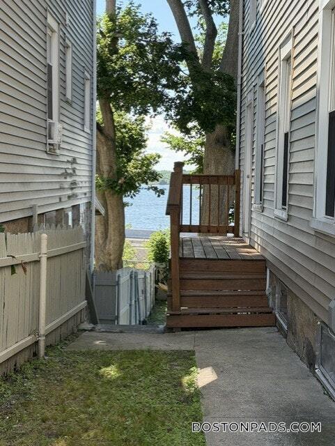 Building Photo - 610 Durfee St