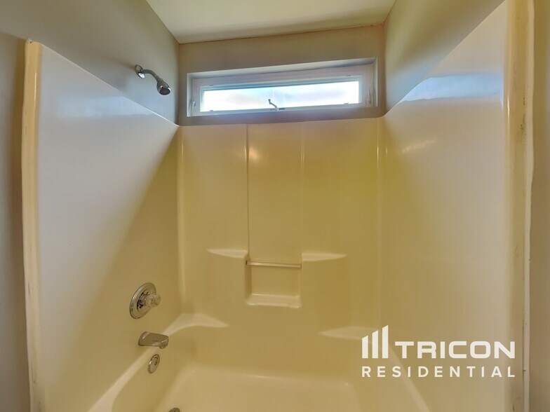 Building Photo - 9923 Austin Samuel Pl