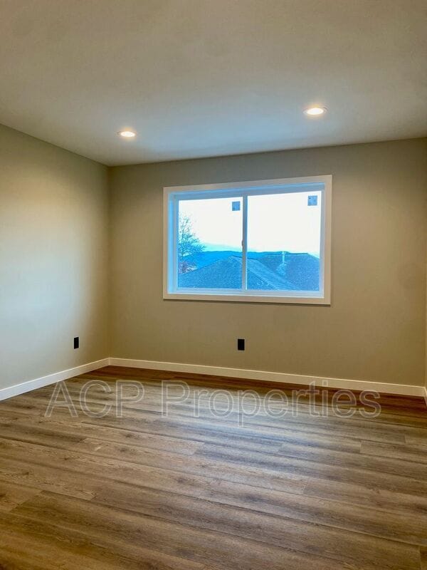 Building Photo - 110 Baker St