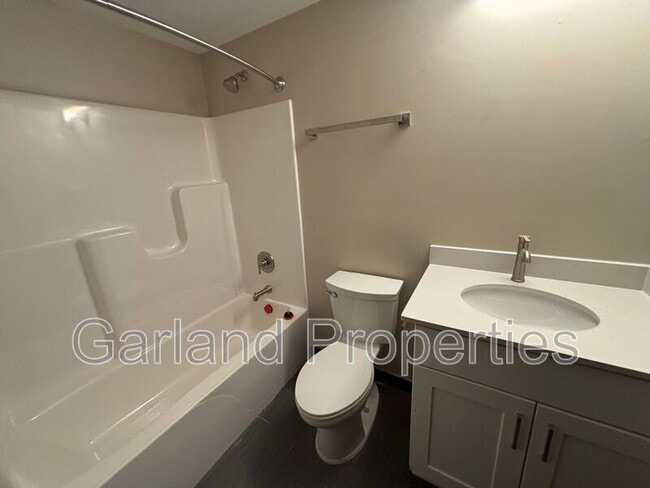 Building Photo - 34 1st St NE