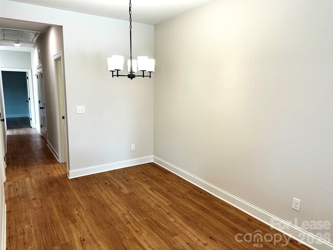 Building Photo - 521 N Linwood Ave