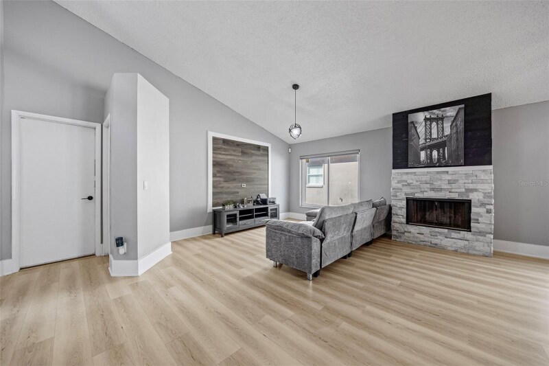 Building Photo - 10253 Allenwood Dr