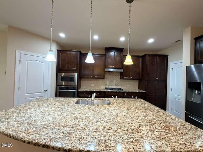 Building Photo - 305 Alamosa Pl