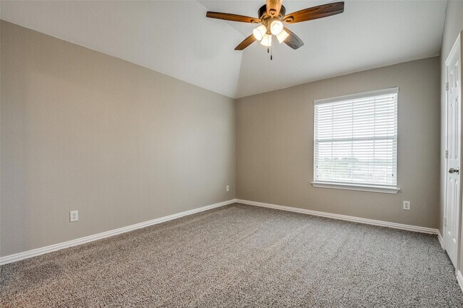 Building Photo - 130 Cassandra Dr